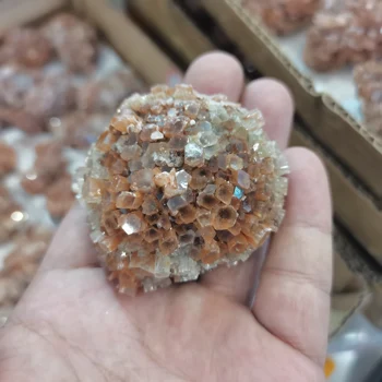 Looduslik Maroko lill-nagu nefeliin maagi crystal klastri õpetamise isend mineraal kristall maagi isend dekoratiivne kivi 1tk